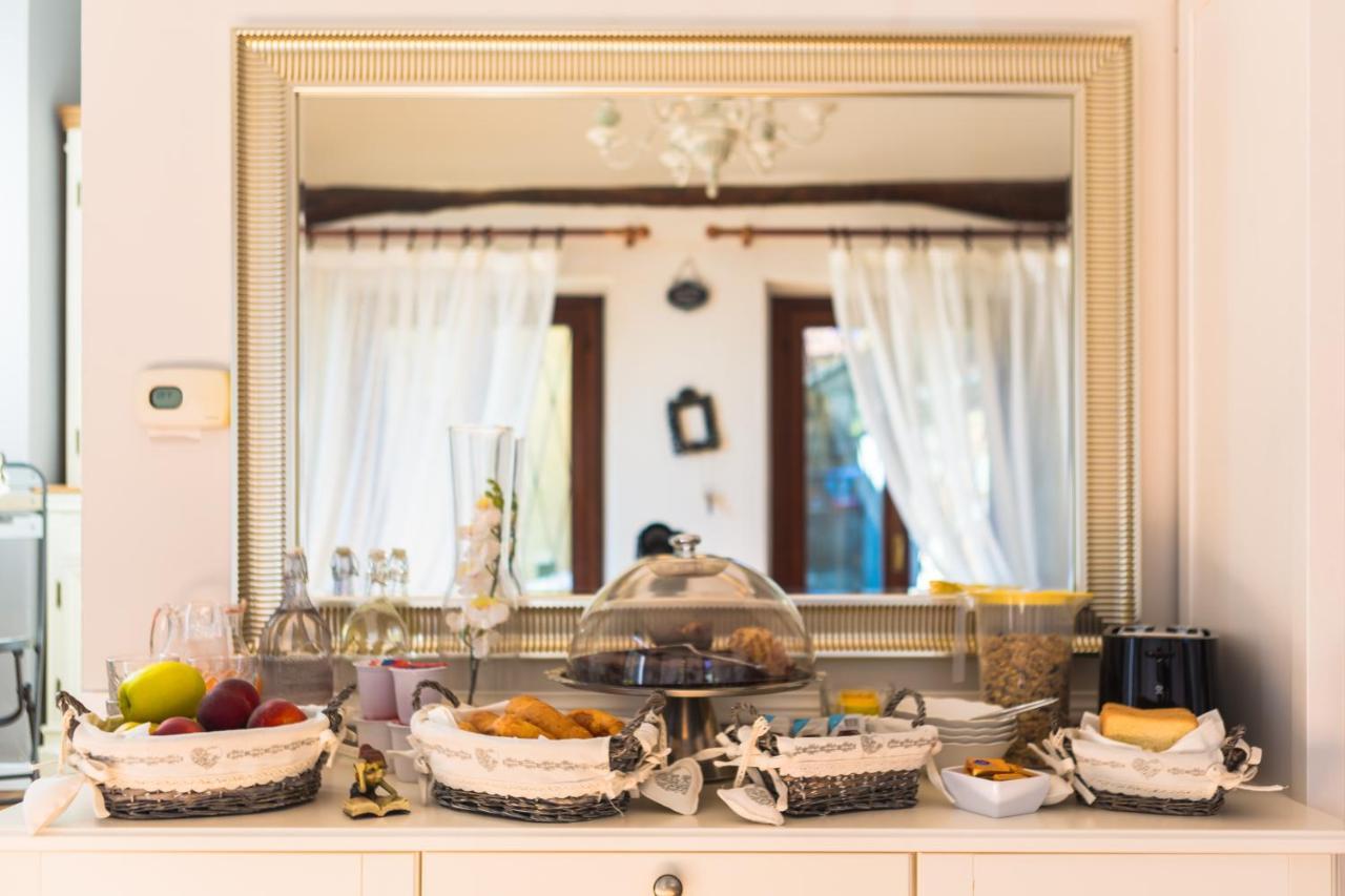 B&B Il Folletto Del Lago Stresa Bagian luar foto